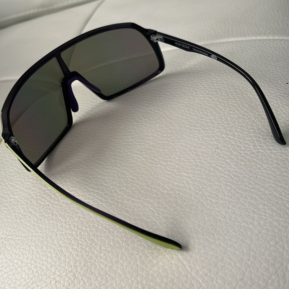Body Glove Men's Shield Sunglasses Green - Picture 8 of 14